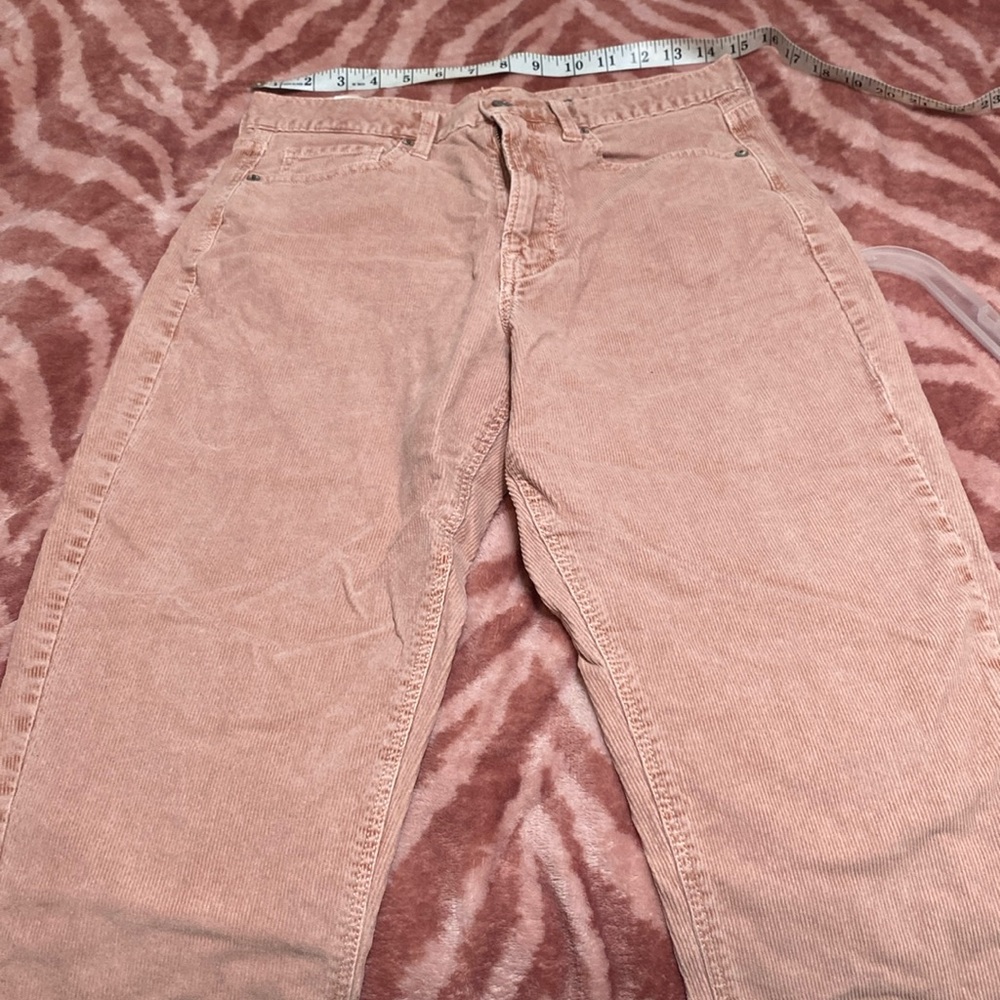 AE size 6 corduroy pants.